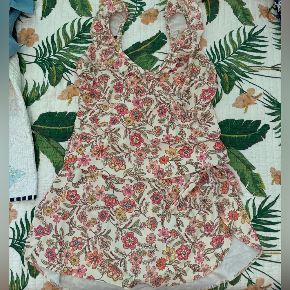 Old Navy Tankini Swimsuit with built-in skirt 2X